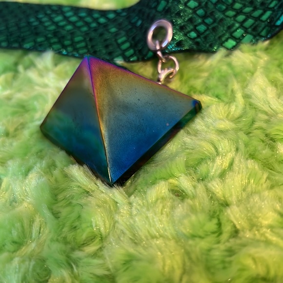 Rainbow titanium pyramid necklace choker - Picture 6 of 14